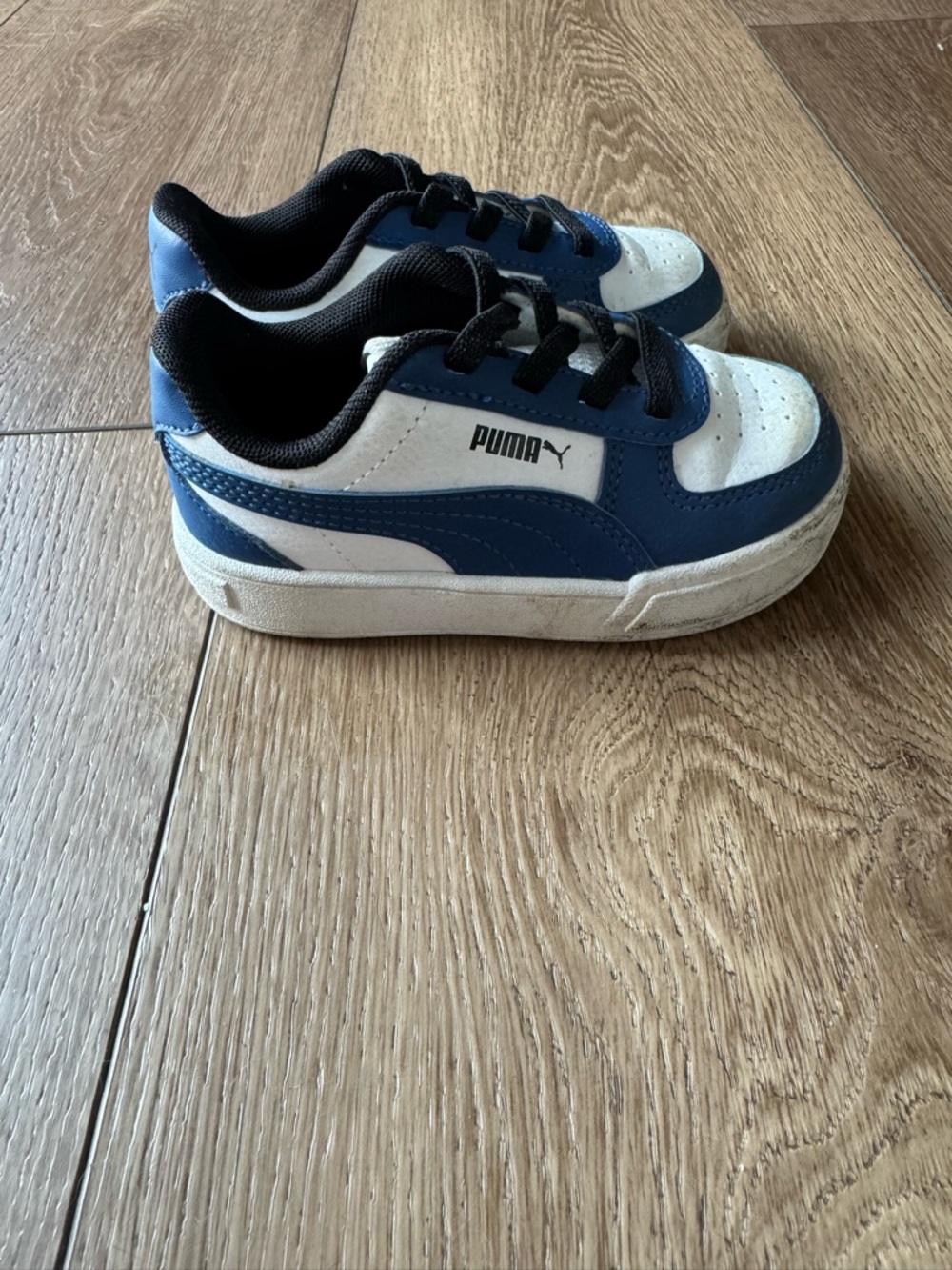 Puma Kids Navy Blue and White Low-Top Sneakers